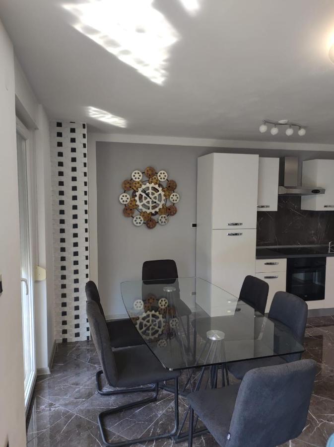 Modern Apartment Ana Rovinj Bagian luar foto