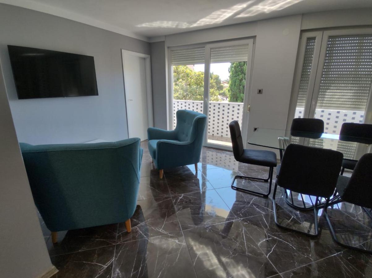 Modern Apartment Ana Rovinj Bagian luar foto