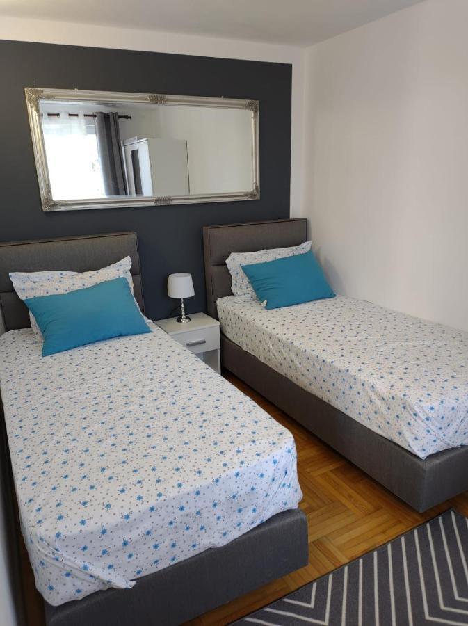Modern Apartment Ana Rovinj Bagian luar foto