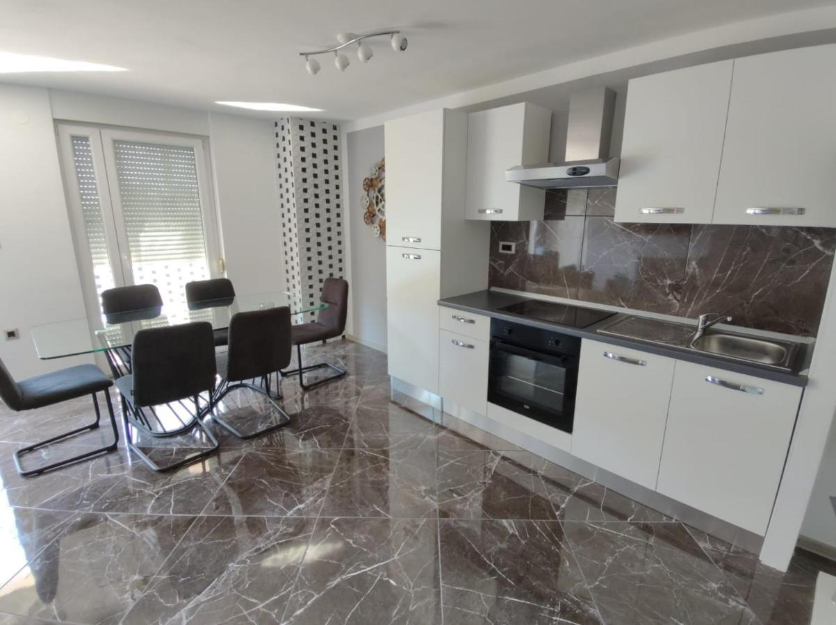 Modern Apartment Ana Rovinj Bagian luar foto